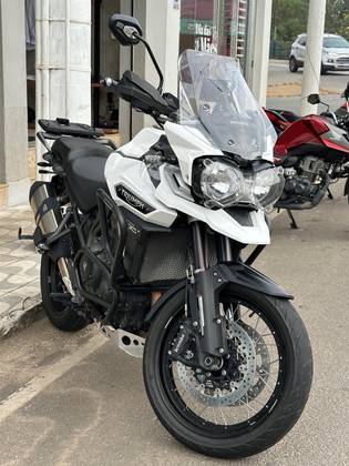 TRIUMPH TIGER 1200 XCX TRIUMPH TIGER 1200 XCX
